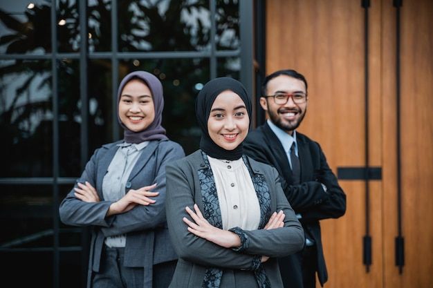 7 Konsep Desain Seragam Kerja yang Disukai Tim Kreatif dan Eksekutif