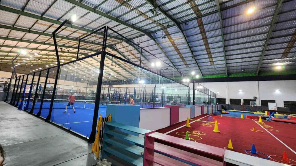 8 Rekomendasi Venue Lapangan Padel Malang & Info Biayanya padel mandala sport center